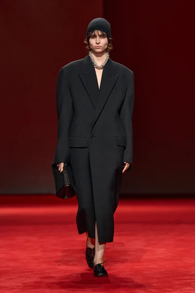 Look 1